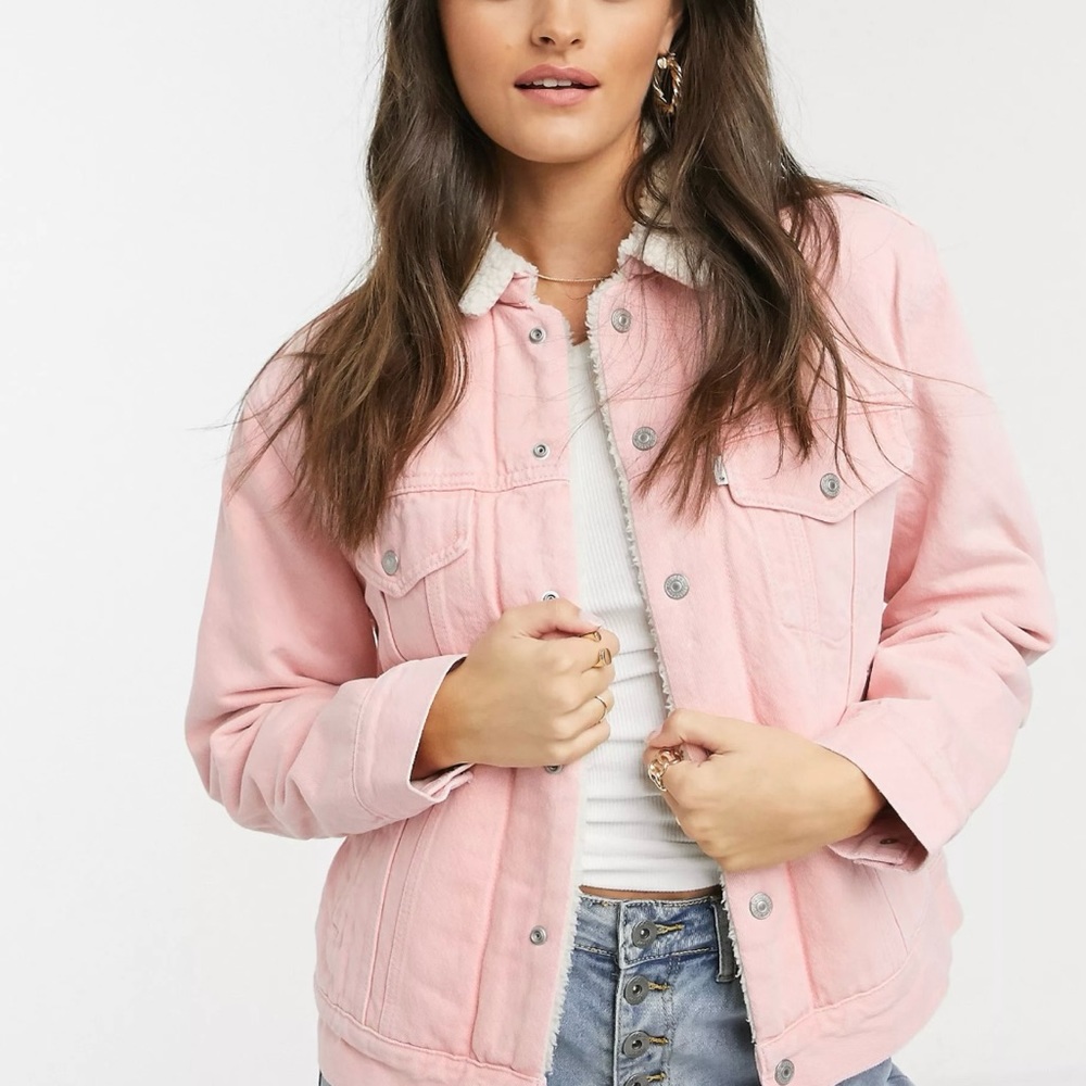 🌸Levi’s Ex Pink Sherpa Jacket - Size M